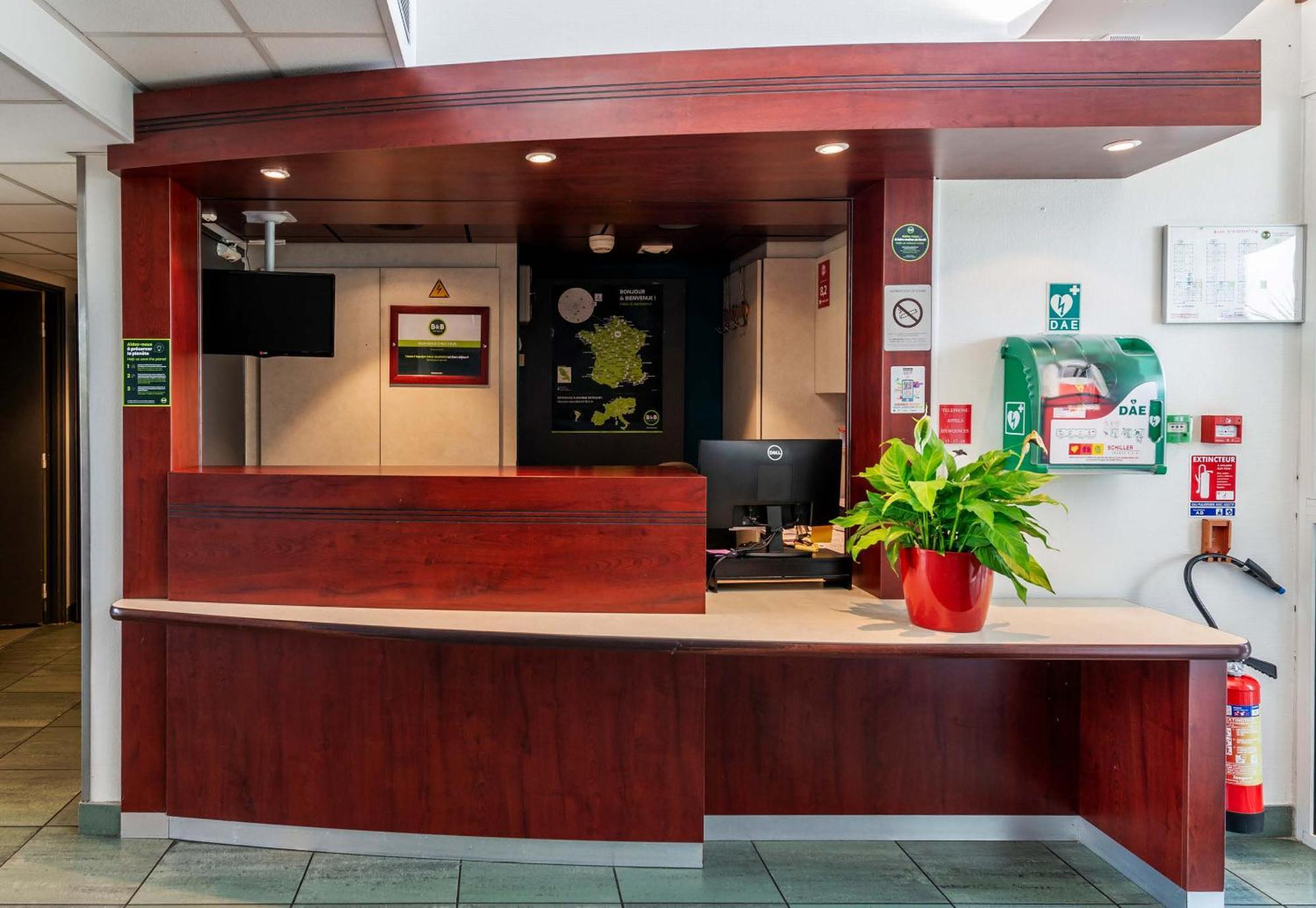 B&B Hotel Montauban Buitenkant foto