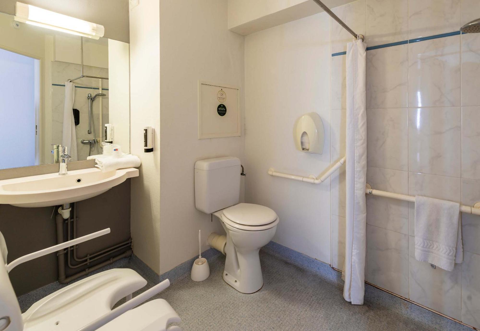B&B Hotel Montauban Buitenkant foto