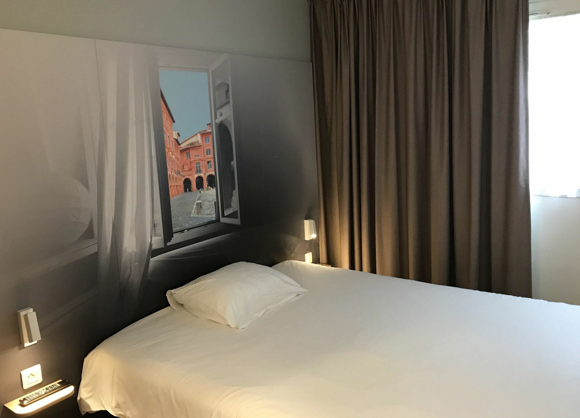 B&B Hotel Montauban Buitenkant foto